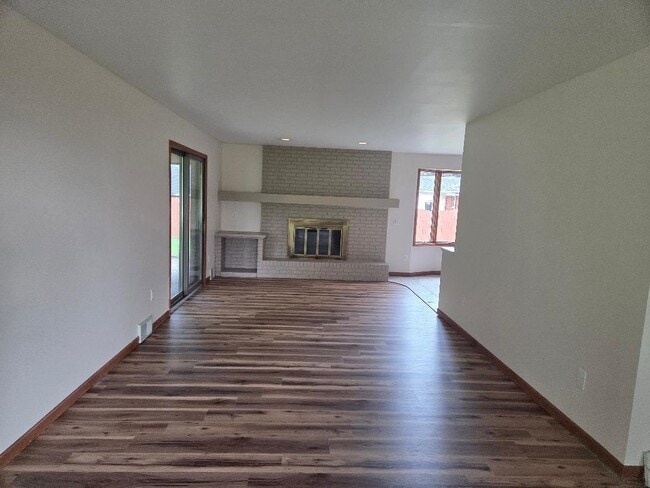 Building Photo - 3595 Hermansau Rd