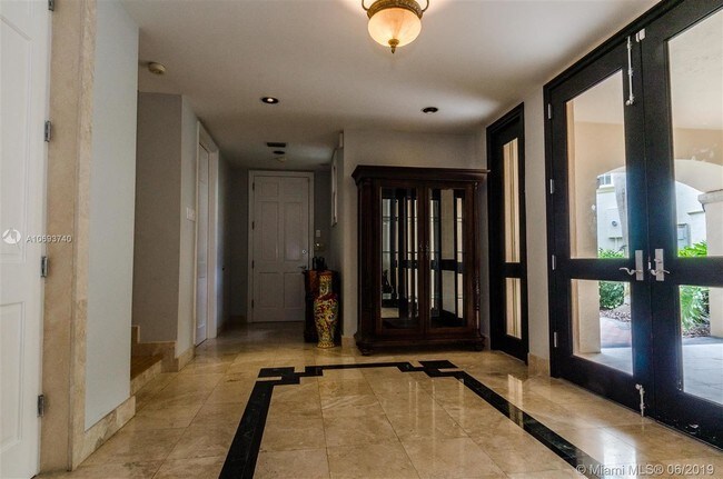 Foto del edificio - 13673 Deering Bay Dr