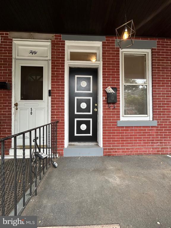 Building Photo - 52 Barnt Ave