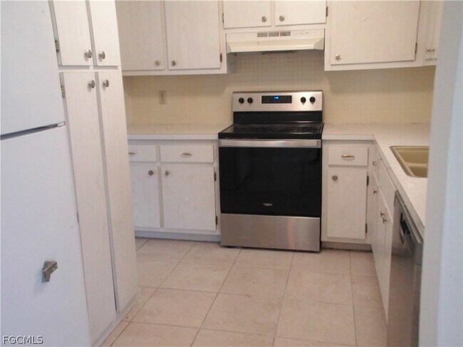 Foto del edificio - 242 S Lake Dr