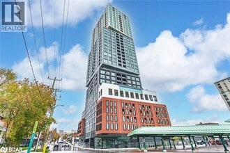 Building Photo - 39 Mary St