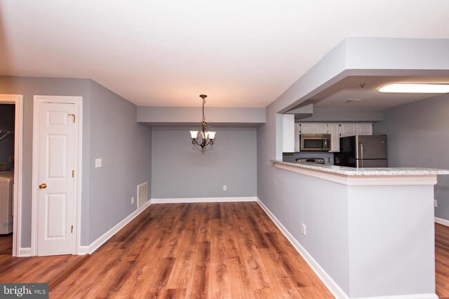 Foto del edificio - 12221 Fairfield House Dr