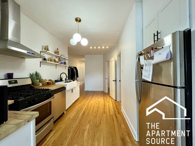 Foto del edificio - 3540 N Lowell Ave