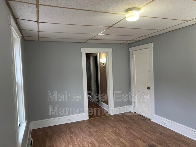 Building Photo - 402-404 Hammond St
