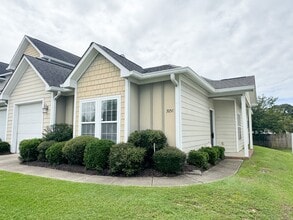 Building Photo - 3054 Candlelight Dr