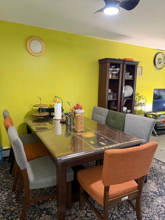 Foto del edificio - 2223 Cromwell Hills Dr