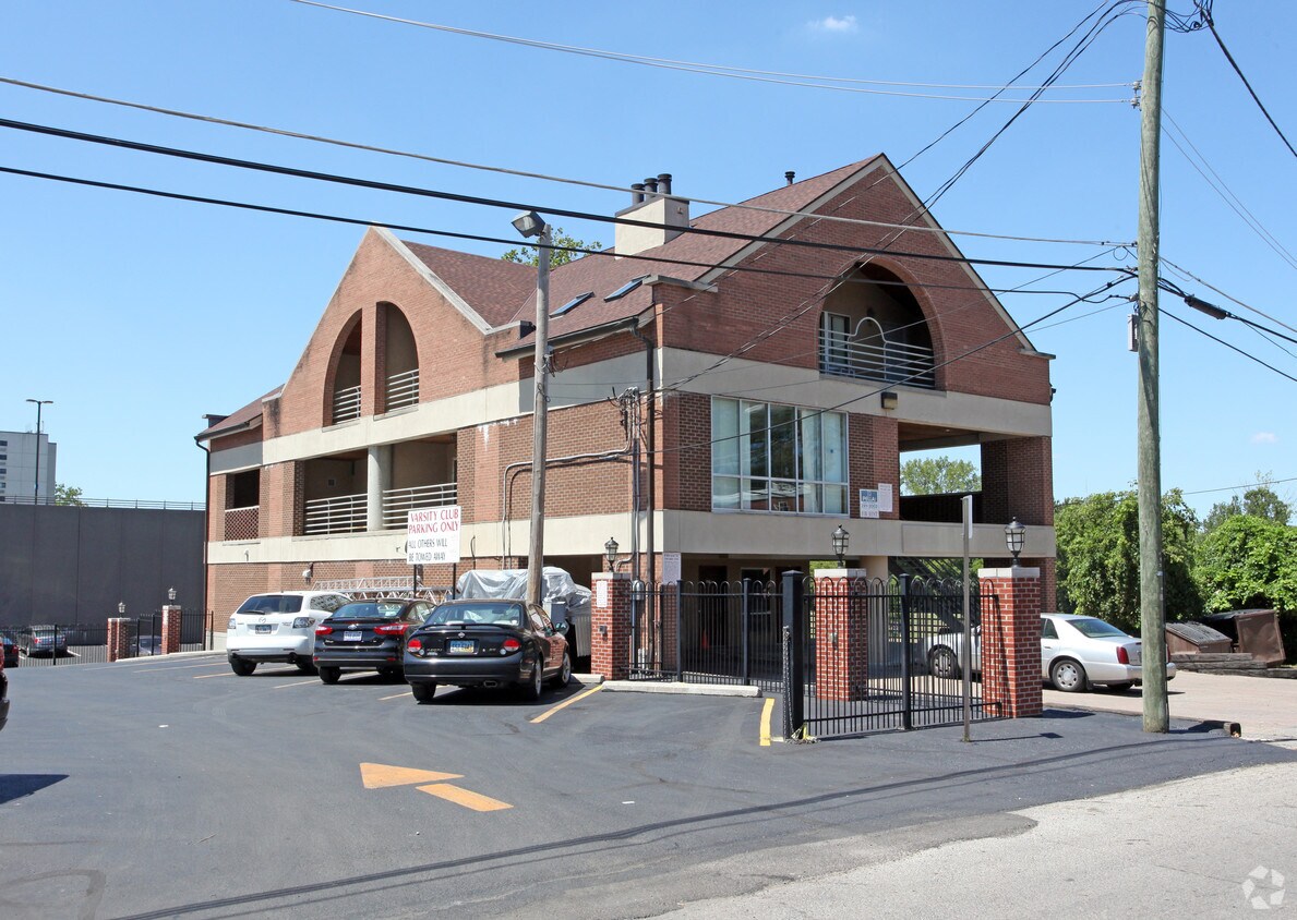 Building Photo - 263-277 W Norwich Ave