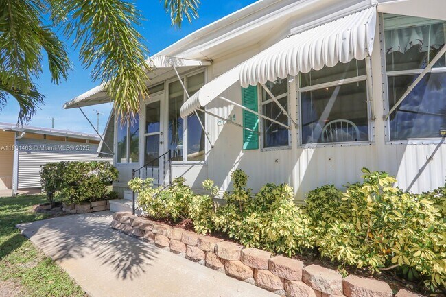Foto del edificio - 8191 SE Homestead Ave