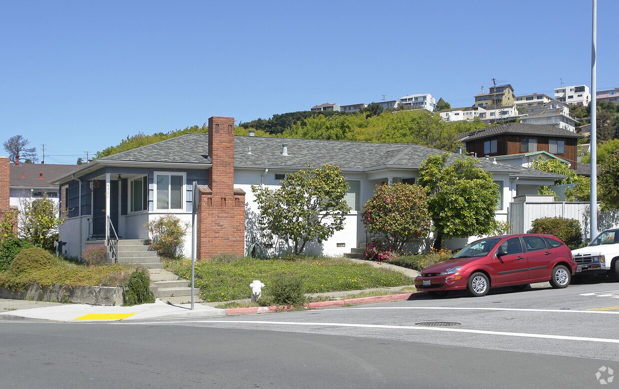 Foto principal - 6531 Cutting Blvd