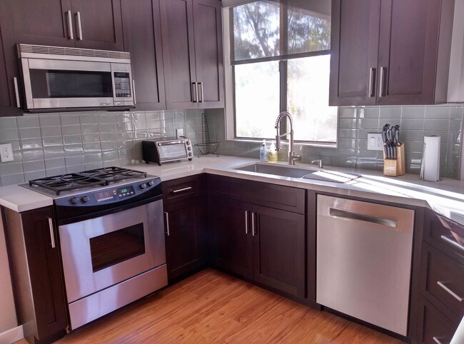 Foto del edificio - 4225 Vía Arbolada