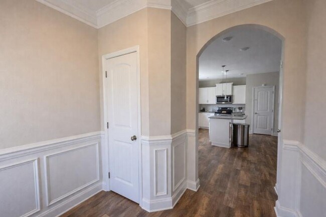 Foto del edificio - Get ready to fall in love—this sleek, modern beauty in West Creek Farms is bringing the wow facto...