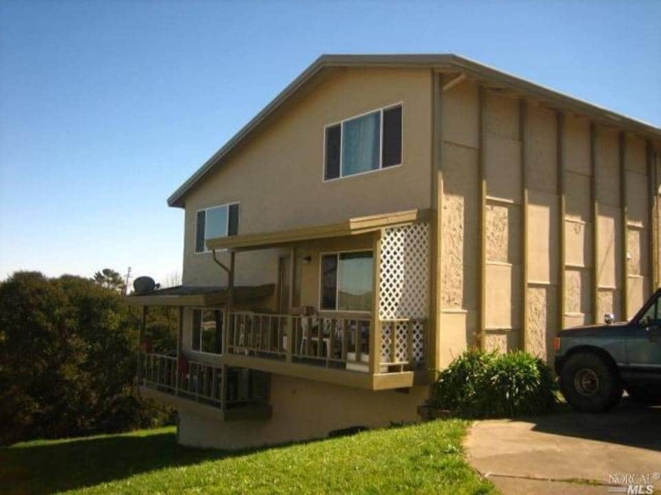 Primary Photo - 142 Harrier Ave