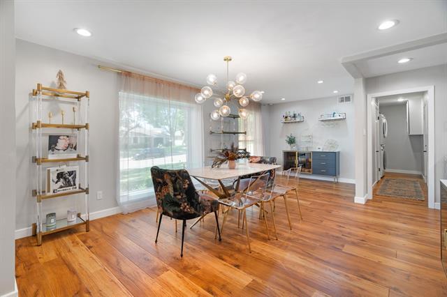 Foto del edificio - 5816 Fox Hill Ln
