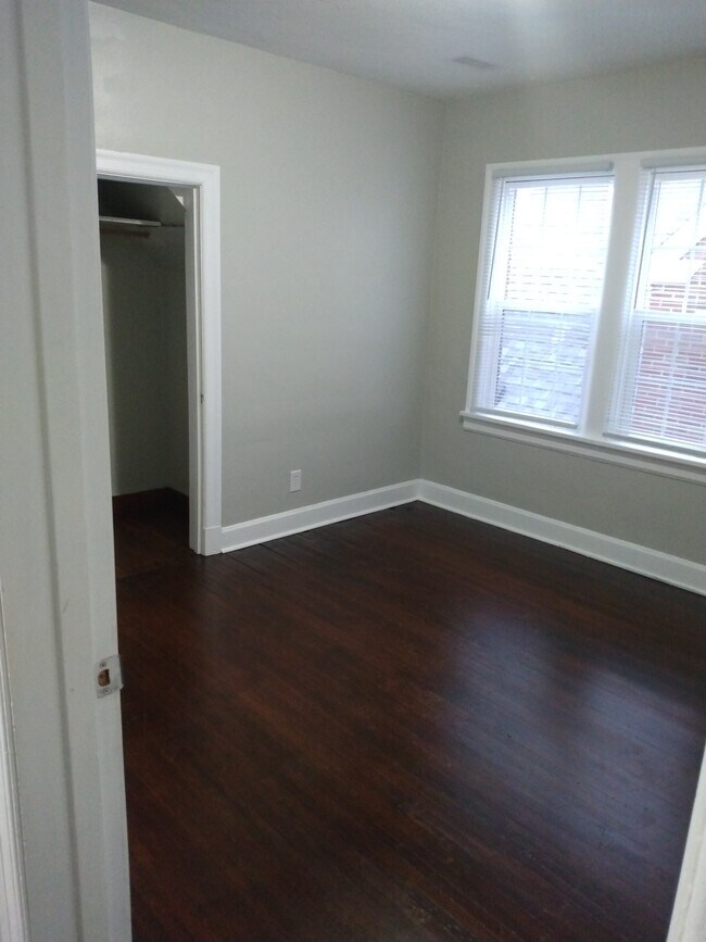 1113 Jefferson St Unit C, Jefferson City, MO 65101 Apartments in Jefferson City, MO