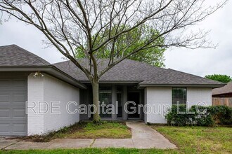 Building Photo - 709 Parkview Dr