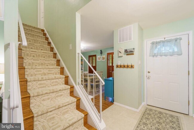 Building Photo - 10002 Hemlock Woods Ln