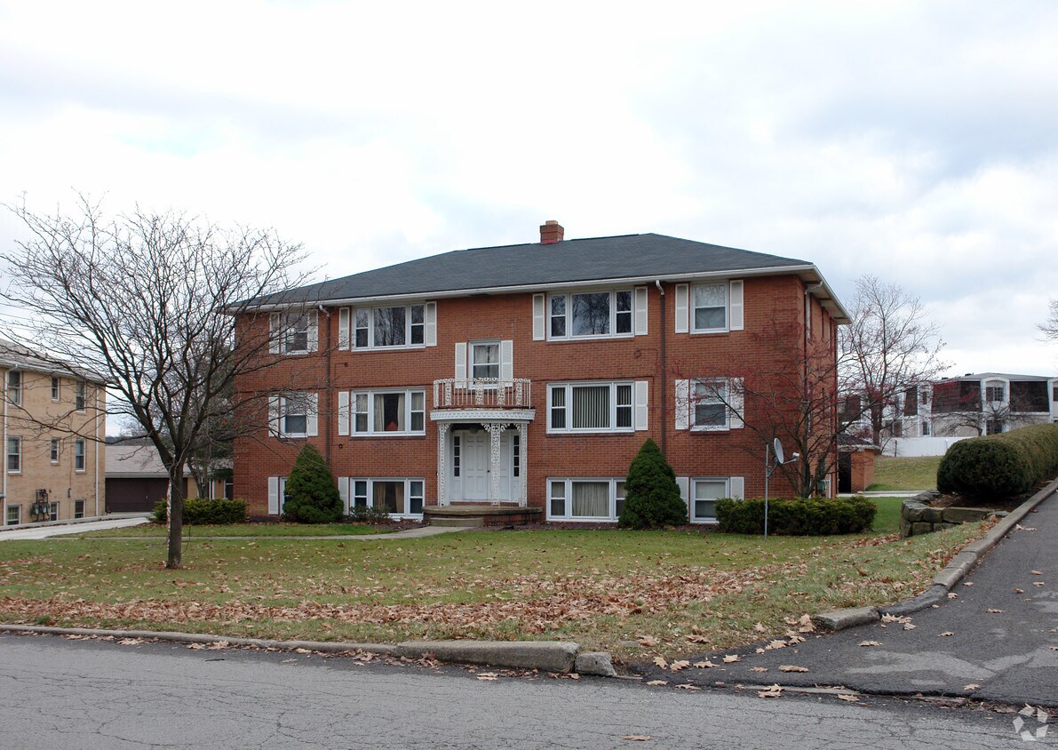 55 Green Bay Dr, Youngstown, OH 44512 Apartments in Youngstown, OH