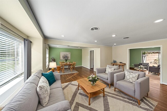 Building Photo - 4614 Merwin St