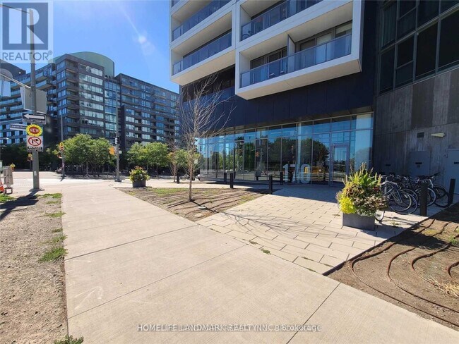 Photo du bâtiment - 170 Bayview Ave