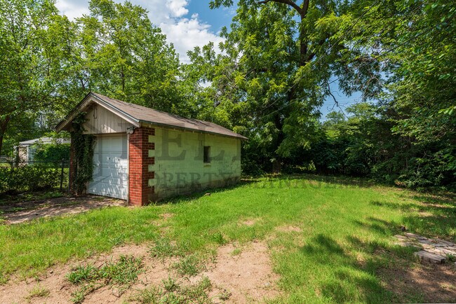 Foto del edificio - 839 N Oliver St