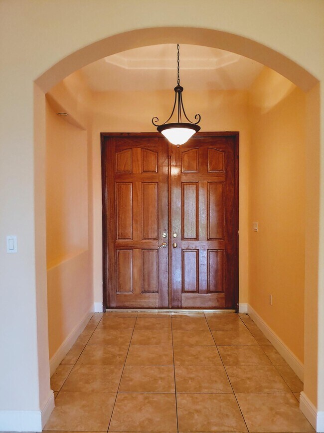 Foto del edificio - 2449 SW Savage Blvd