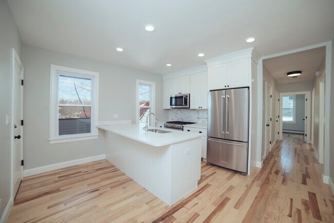 Building Photo - 25 Edison Green