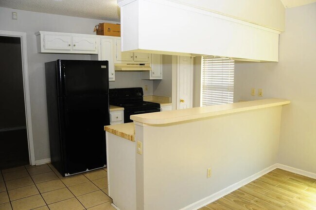 Foto del edificio - 6899 Lagrange Cir S