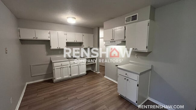 Building Photo - 3666 Bluff Wood Dr