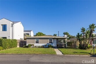 Building Photo - 524 Tustin Ave