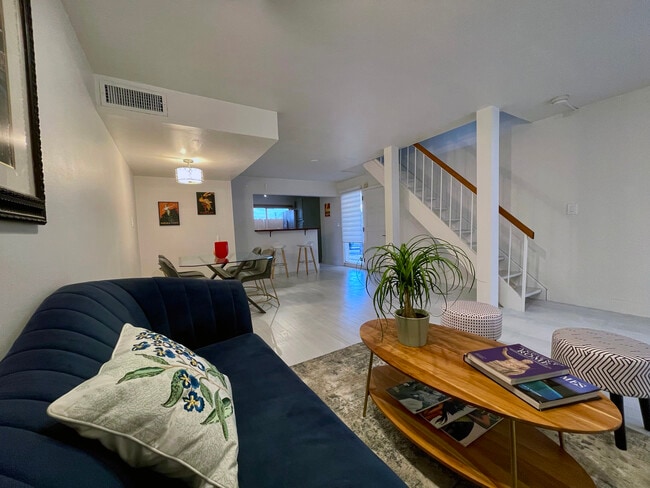 Foto del edificio - 8823 NE 4th Avenue Rd
