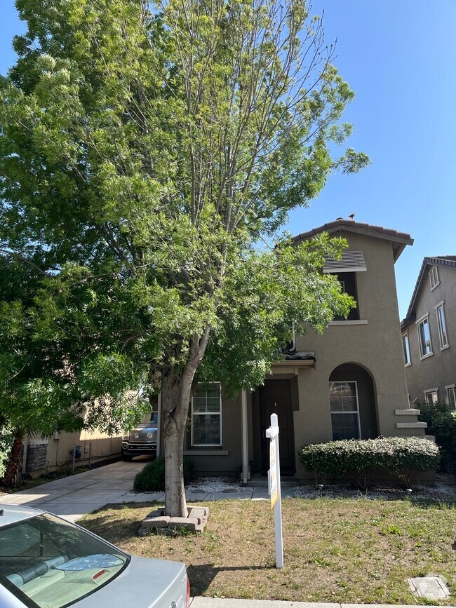 Building Photo - 338 Blue Sky Dr