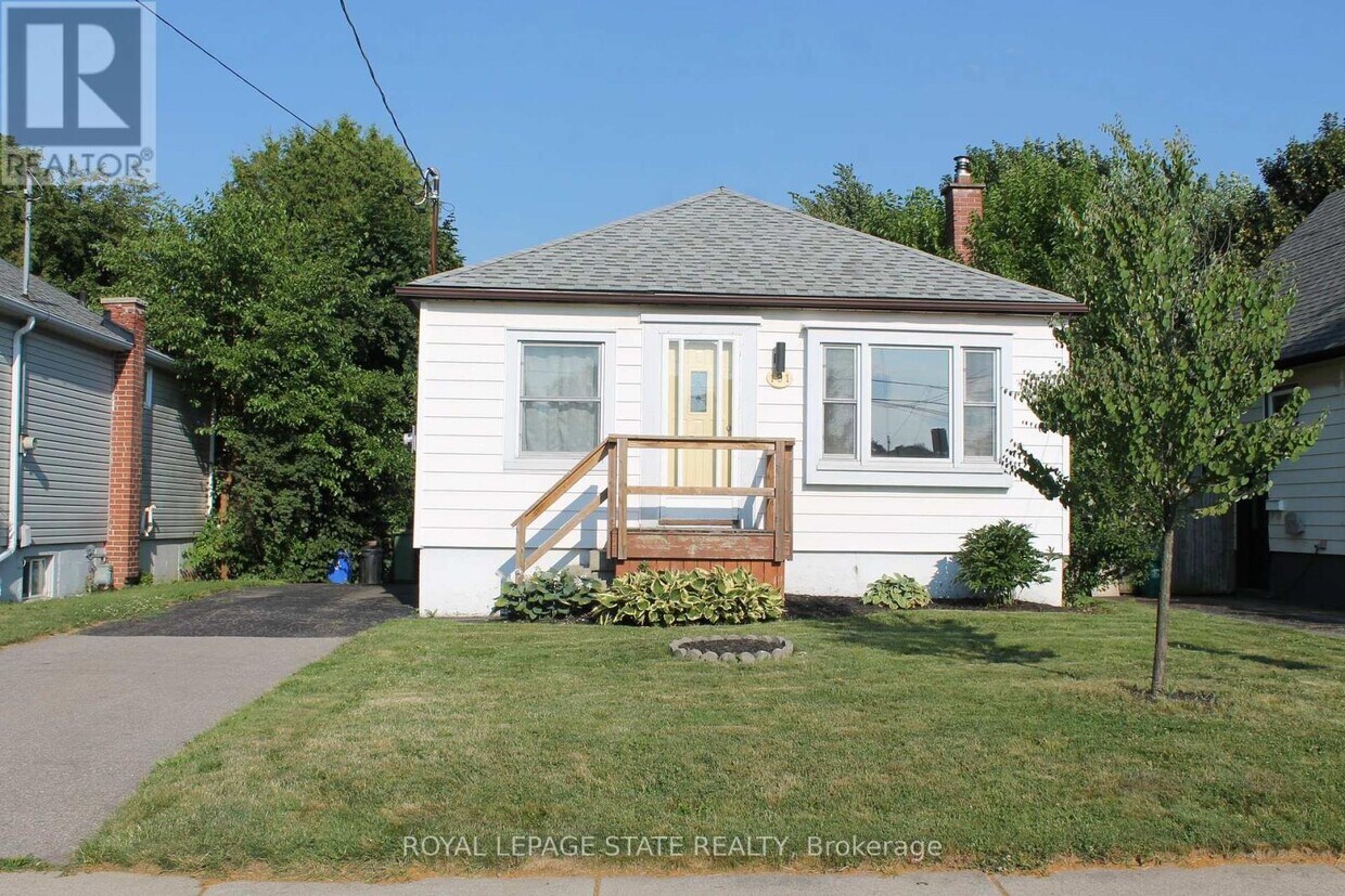 Photo principale - 191 E 25th St