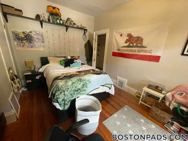 Foto del edificio - 348 Faneuil St
