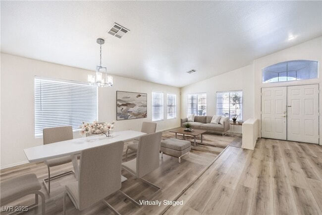 Building Photo - 1851 Vista Pointe Ave