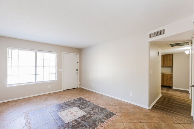 Building Photo - 7161 W Osborn Rd