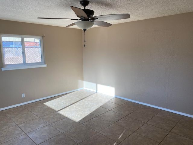 Building Photo - 9402 Montgomery Dr
