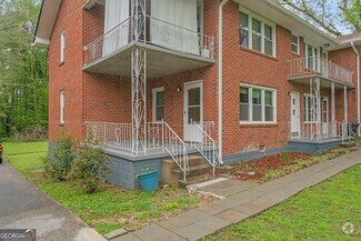 Building Photo - 147 Burnside St