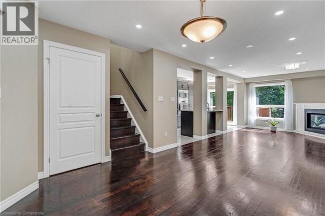 Building Photo - 448 Starwood Dr