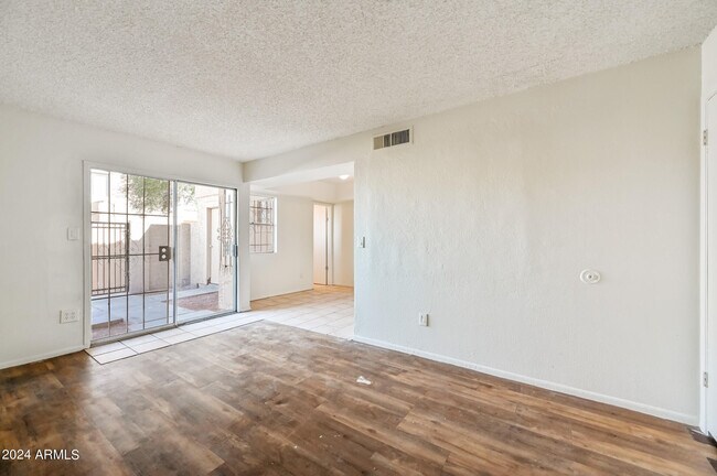 Foto del edificio - 4435 E Pueblo Ave