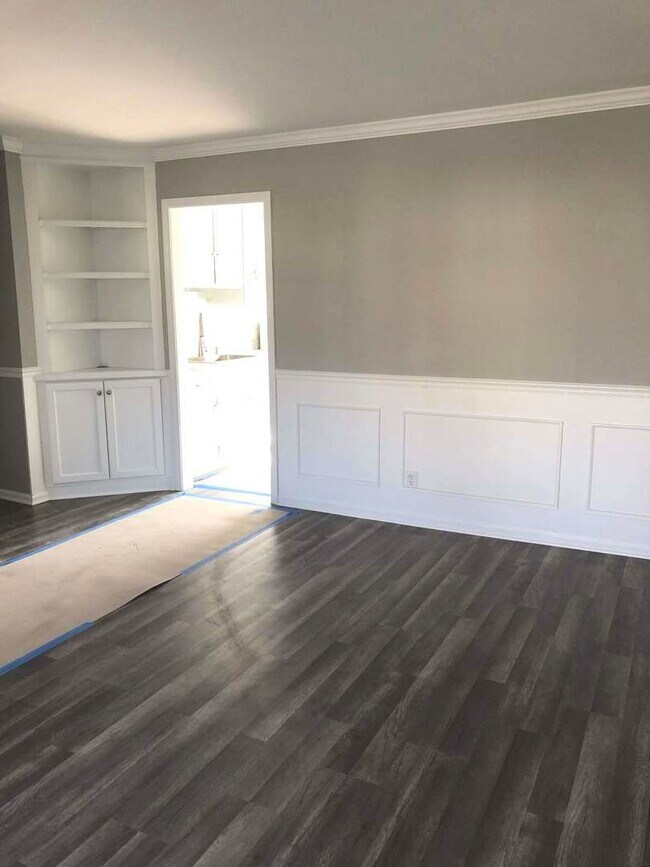 Building Photo - 907 Sunnydale Blvd