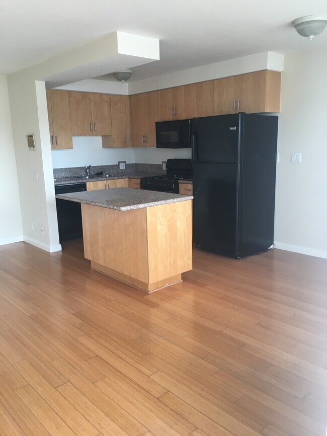Kitchen - 211 Penn St