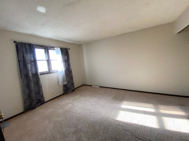 Foto del edificio - 3555 W 30th St