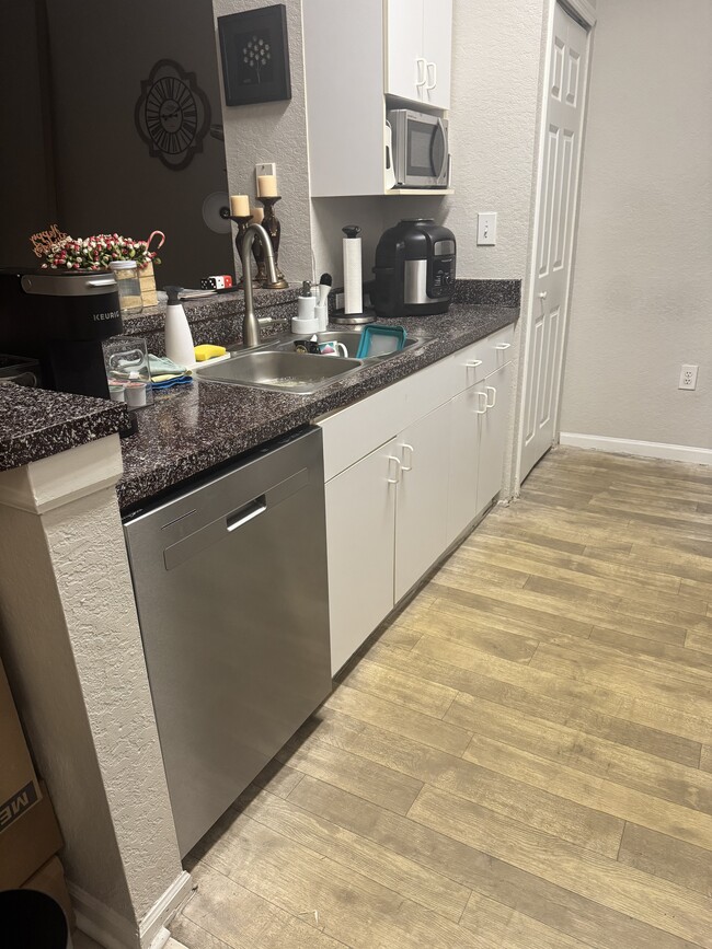 Building Photo - 17112 Carrington Park Dr