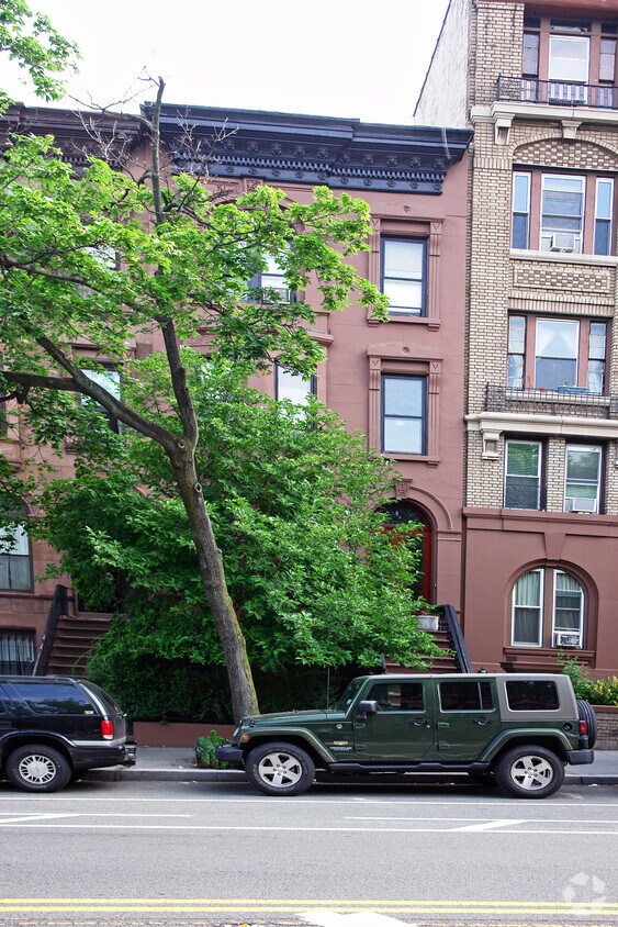 Building Photo - 411 9th St