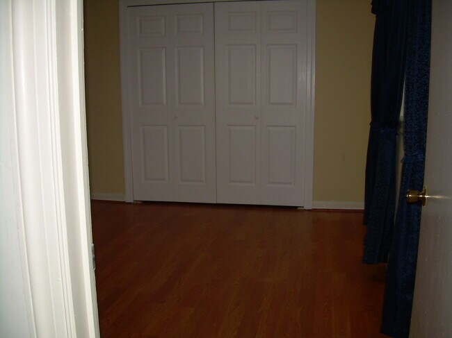 Building Photo - 7113 Warbler Ln
