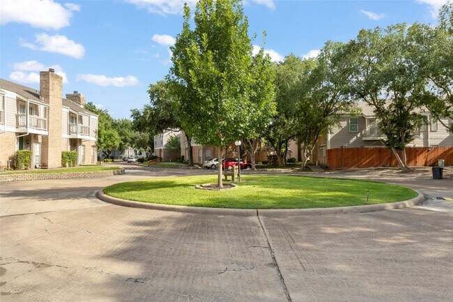 Foto del edificio - 11710 Southlake Dr