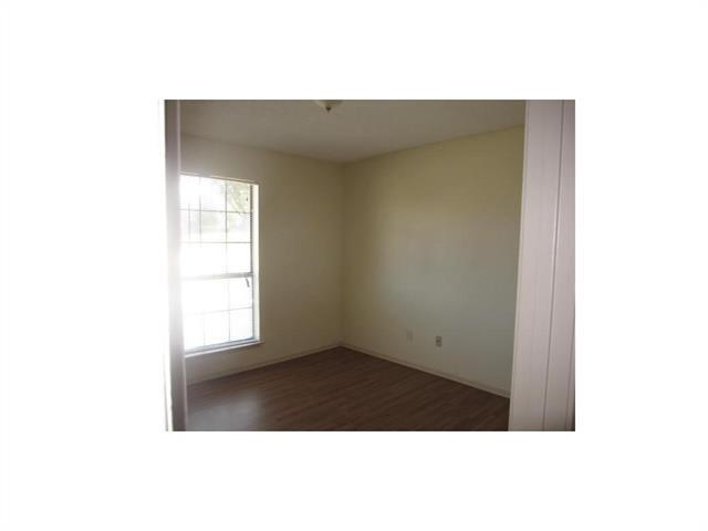 Building Photo - 410 Amber Ln