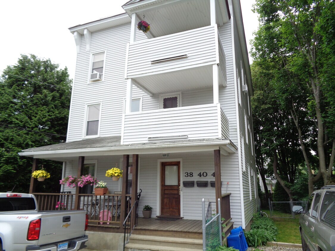 38 Somerville St Unit UT 1, Fairfield, CT 06824 Apartments in