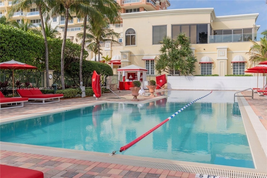 Primary Photo - 17875 Collins Ave