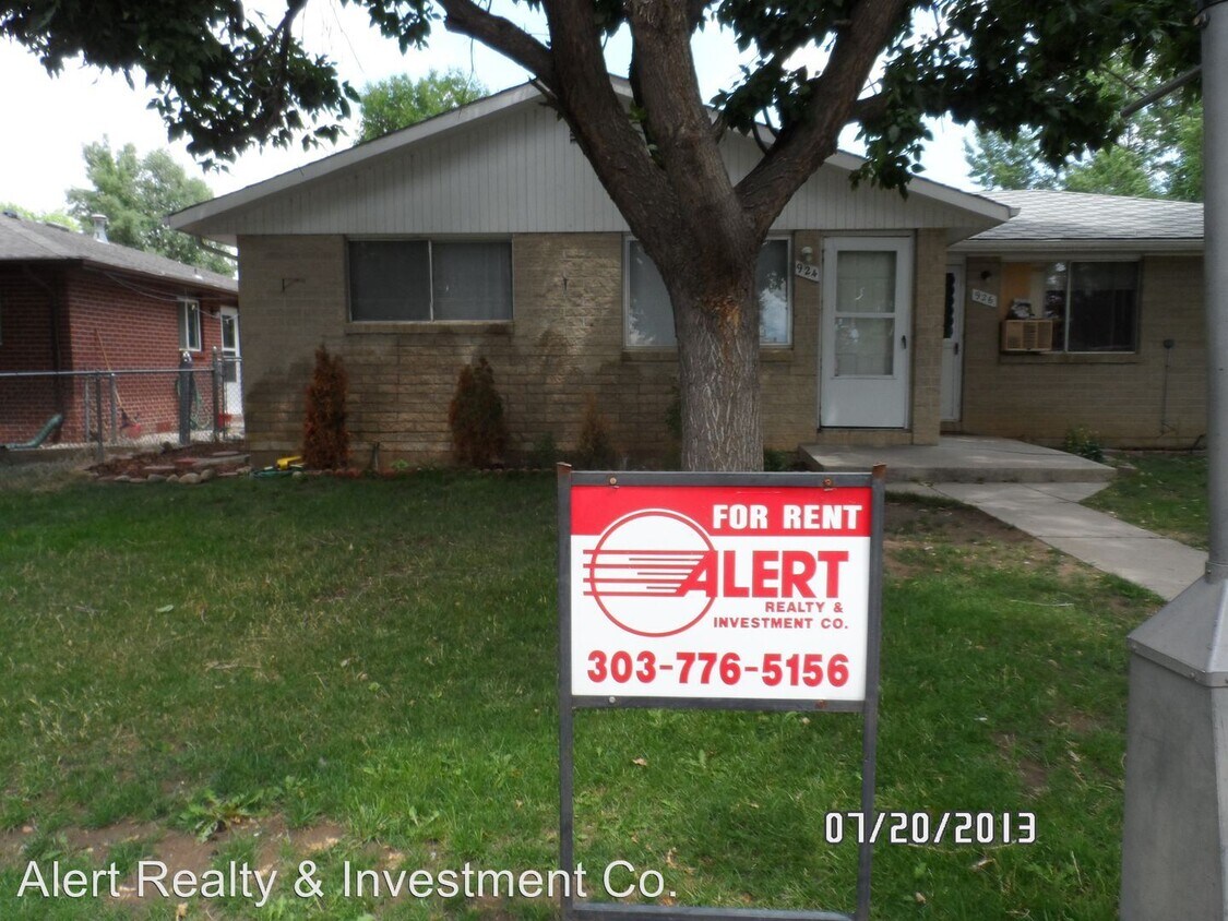 Primary Photo - 924-926 S Bowen St